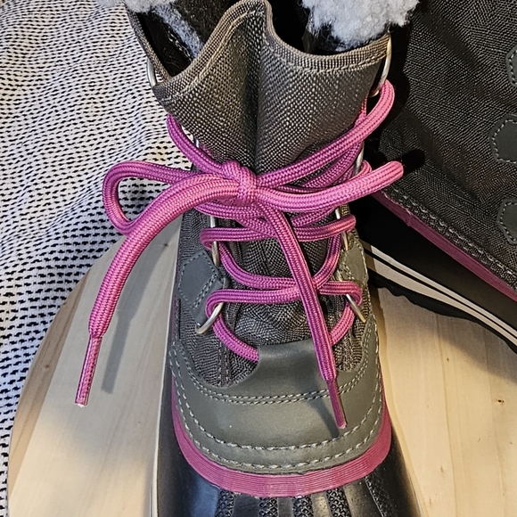 Sz 8 Sorel Caribou Classic Snow Boots - Picture 3 of 17